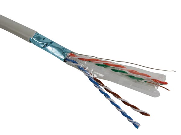 E44-Cable reseau plat connecteur rj45 , cat6 utp l=15m à 19,00