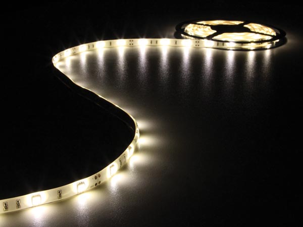 Flexible led - blanc chaud - 150 led - 5m x 10mm - 12v 20.5w 2900-3500k 569.41lm/m