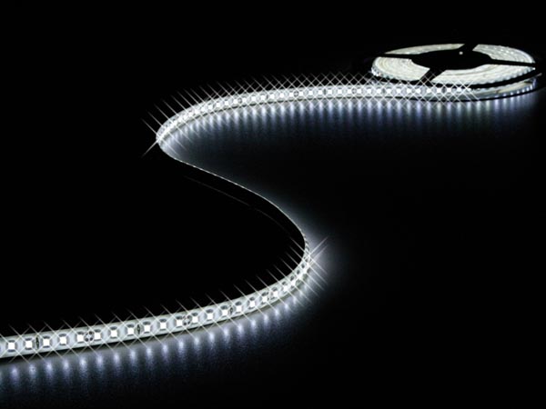 Flexible 600 leds type 3528 5m x 10mm  blanc froid 24v 1.7a 40w eclairage indirect
