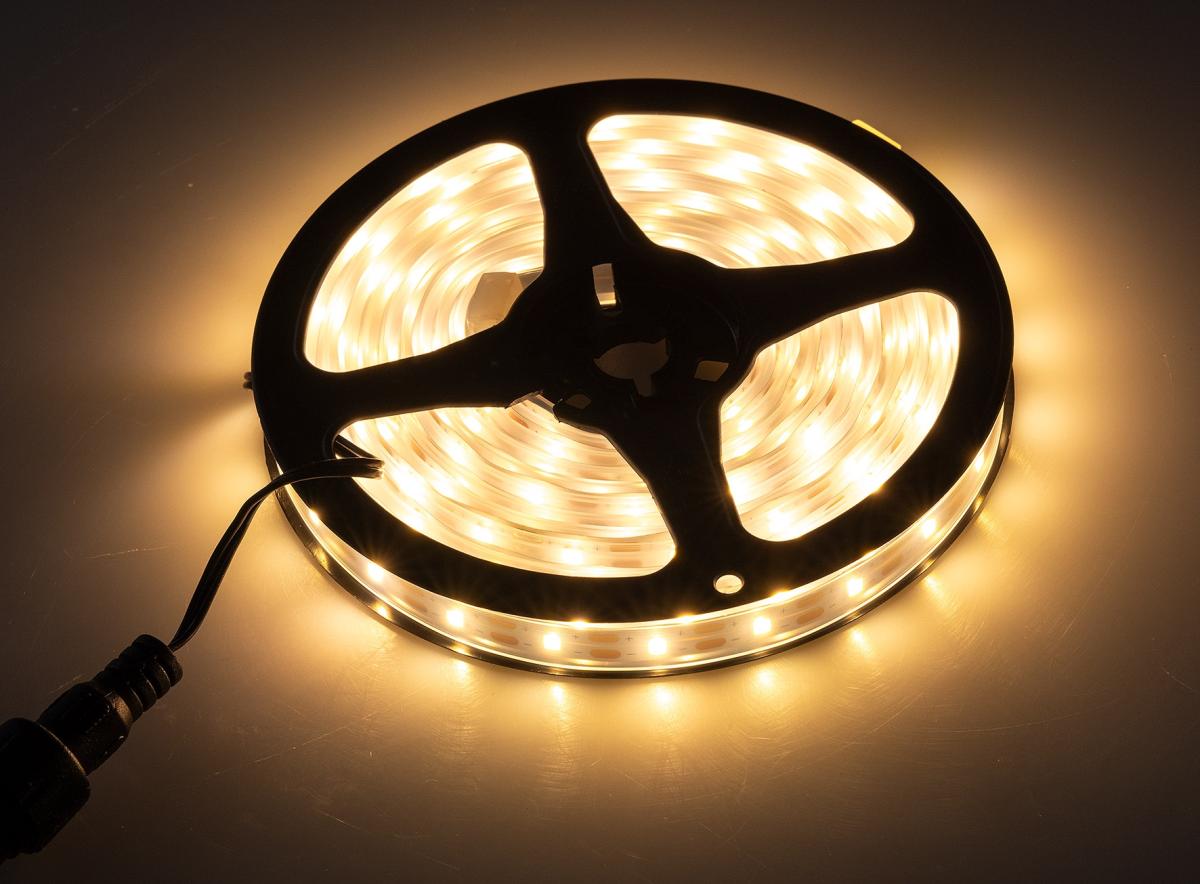 Ruban led solaire blanc chaud 3000k  ip44 avec détecteur crépusculaire l=3m