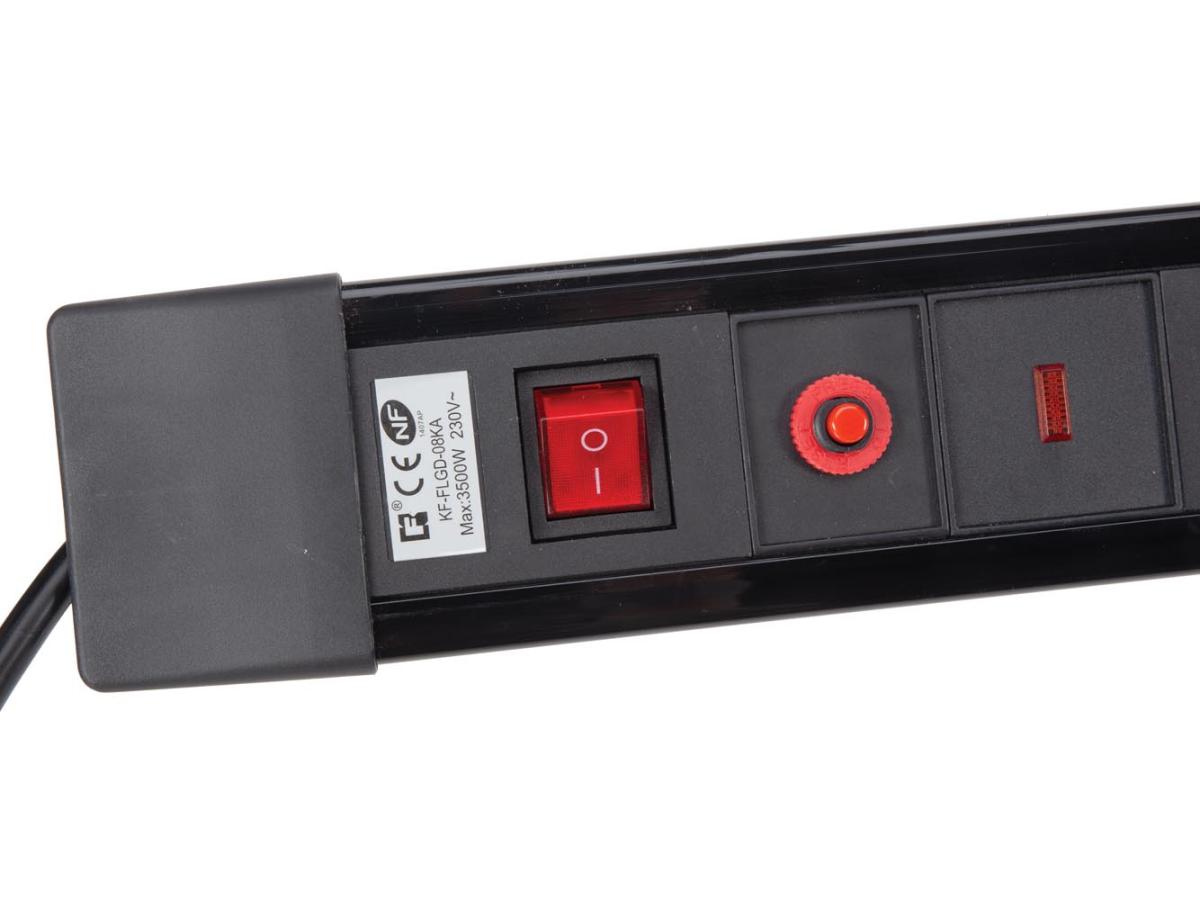 Bloc multiprises 8 prises 2p+t protection thermique/surcharges