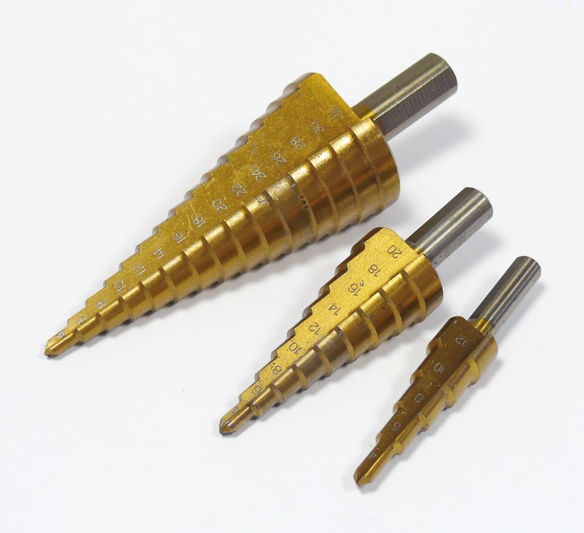 Assortiment de 3 forets à étages hss - 4 à 12 mm, 4 à 20 mm, 4 à 30 mm.