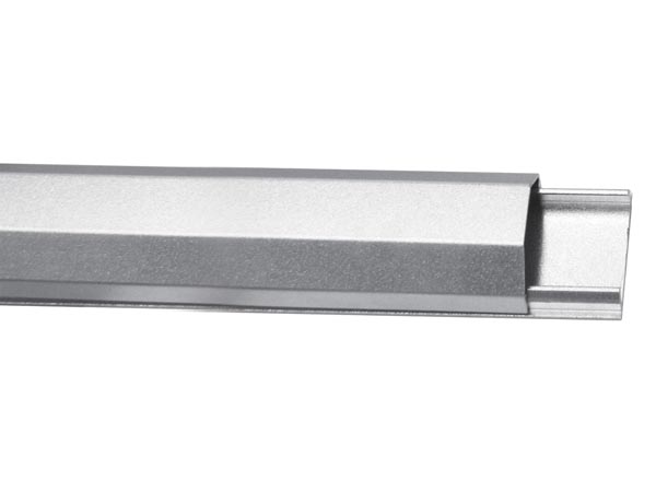 Goulotte passe-câbles aluminium argentée 33mm x 1100mm